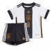 Duitsland Leon Goretzka #8 Babykleding Thuisshirt Kinderen WK 2022 Korte Mouwen (+ korte broeken)